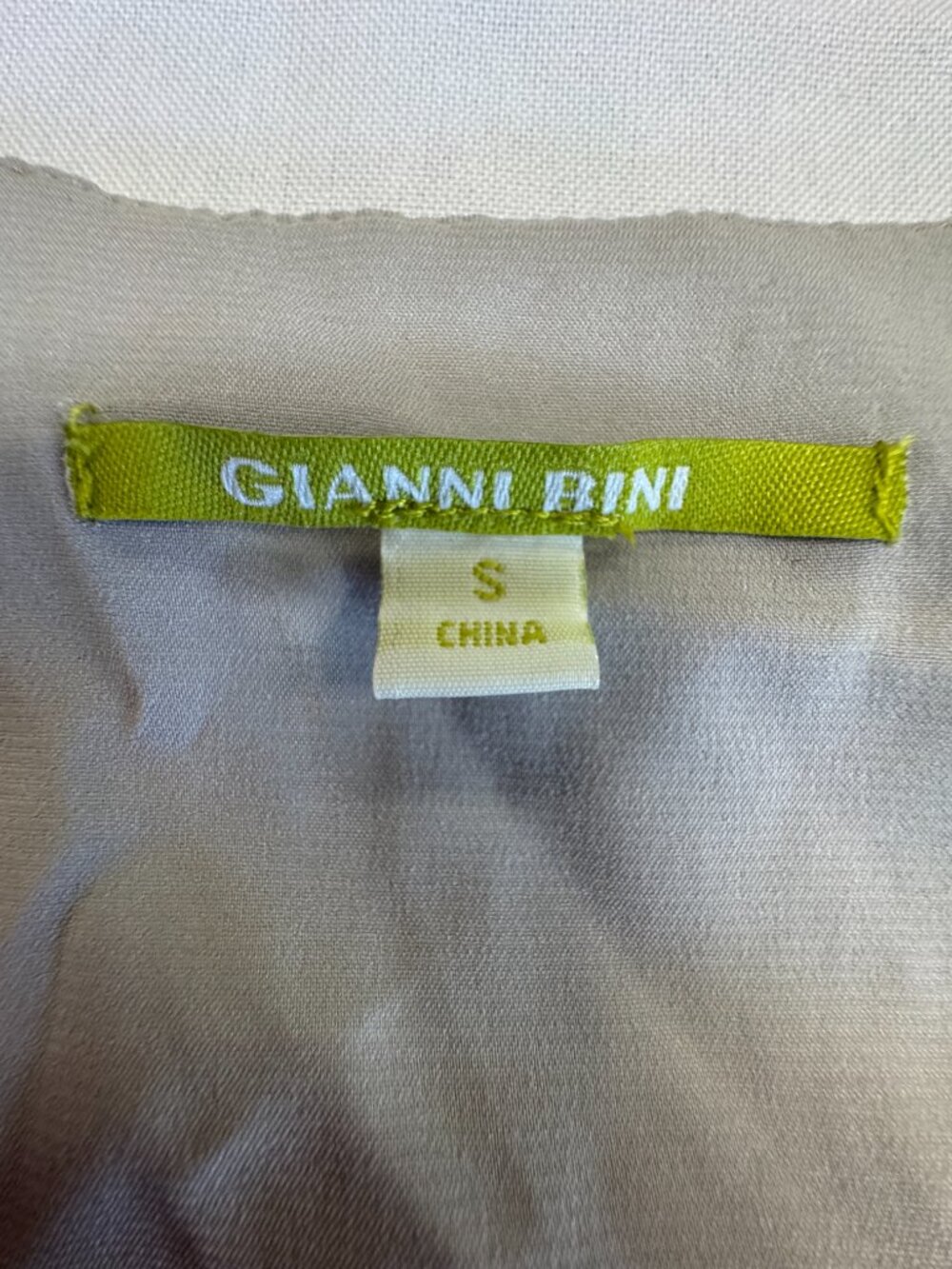 Gianni Bini Pleated Silver Peplum Blouse Size S - Picture 3 of 10